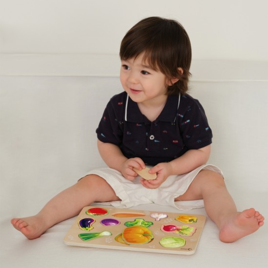 Medine daržovių dėlionė Montessori