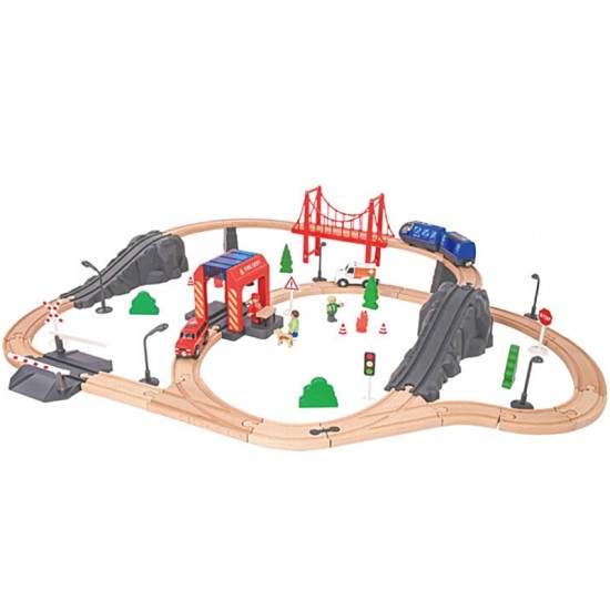 Medinė Trasa Su Traukiniu, Gaisrine Ir Greitosios Medicinos Pagalbos Automobiliu Tooky Toy 70 vnt.