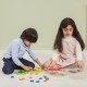 Medinis spalvų derinimo žaidimas „Pevo uodega Montessori“ + kortelės VIGA