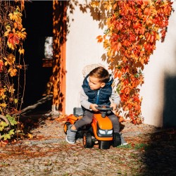 Oranžinis traktorius su priekaba + priedai nuo 1 metų FALK Kubota