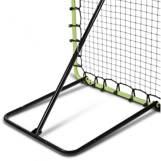 Reguliuojama riedėjimo sienelė futbolui